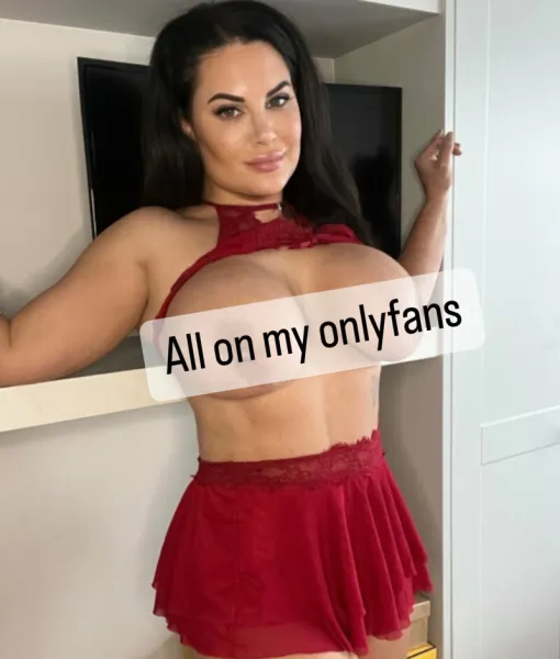 thetrophywifelife image
