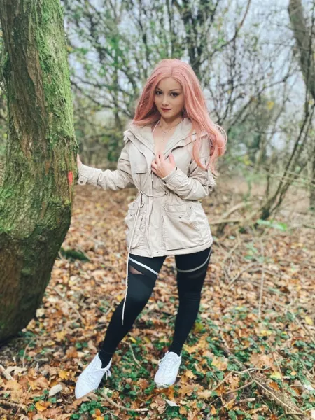 female-outdoor-solo-2