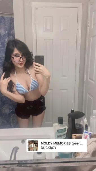 bikini-bra-eye-contact-2