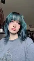 girls-with-neon-hair