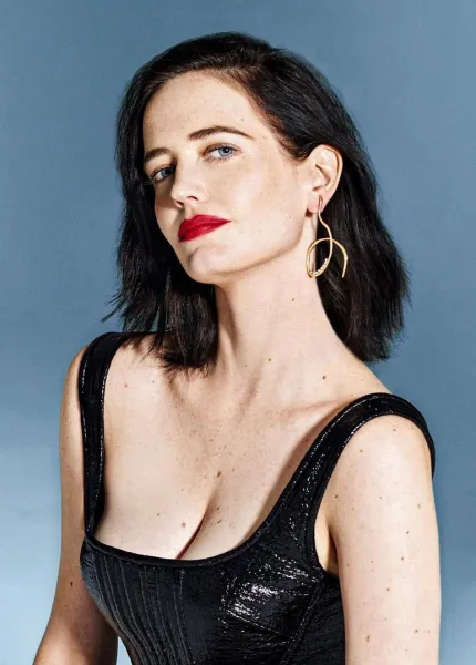 actress-brunette-blue-eyes-2