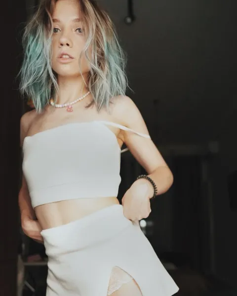abs-blonde-beautiful