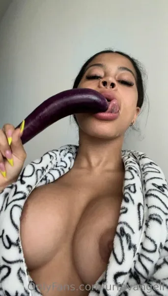 big-tits-brunette-food-fetish
