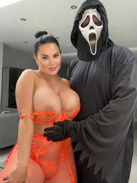 big-tits-brunette-fake-tits