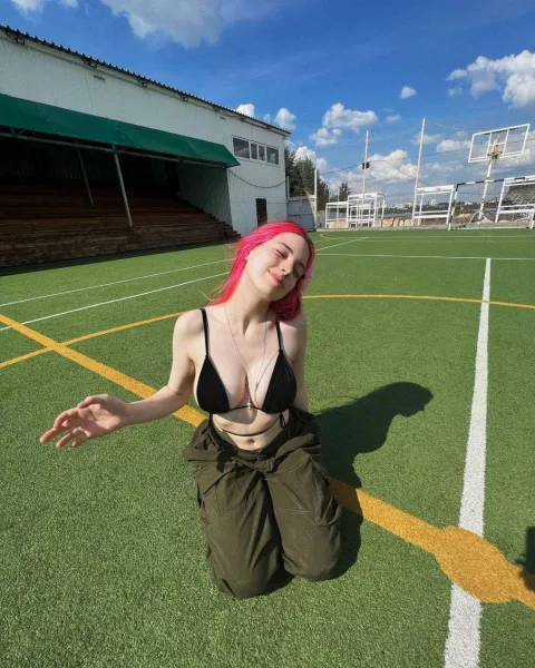 athletic-belly-19-years-old