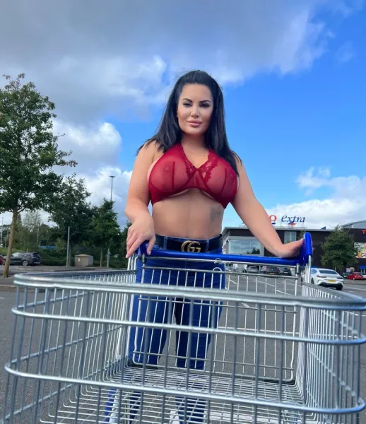 big-tits-brunette-babe-8