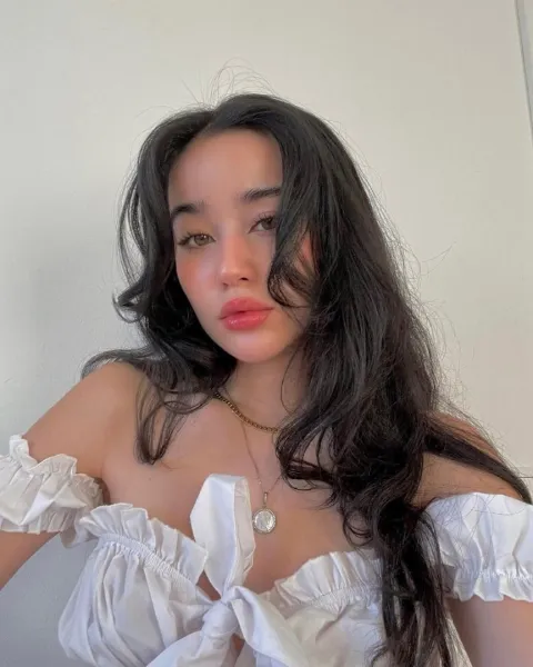 asian-brunette-beautiful-10