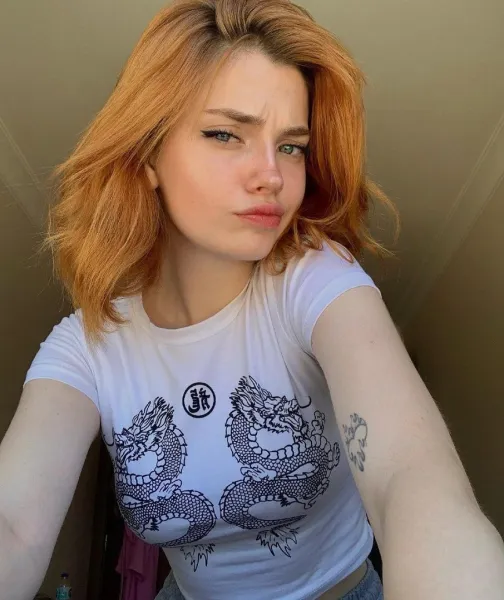 blue-eyes-red-hair-short-hair