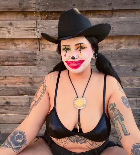 costume-clown-girl-goth