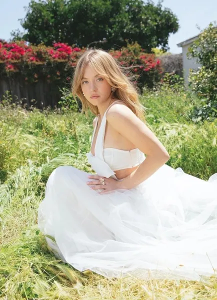 blonde-dress-female-36