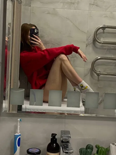 bathroom-female-legs-2