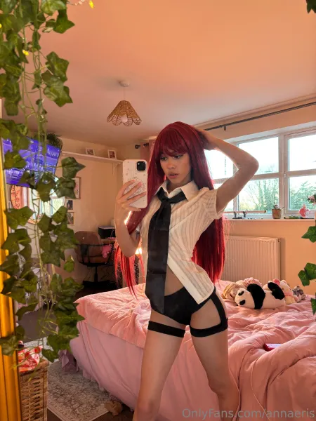 blue-eyes-bed-cosplay