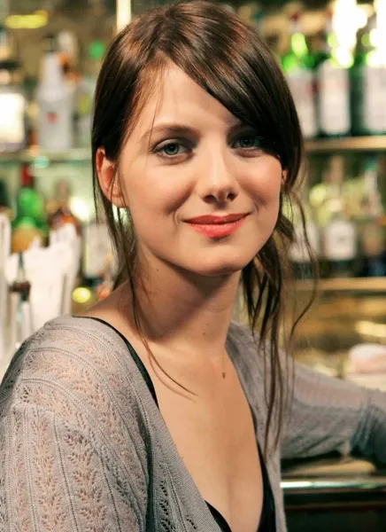 brunette-bangs-female-12