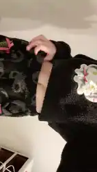 pussy-spreading