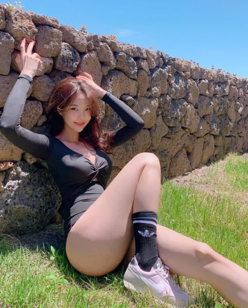 asian-brunette-black-5