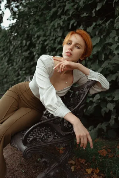 model-outdoor-pants