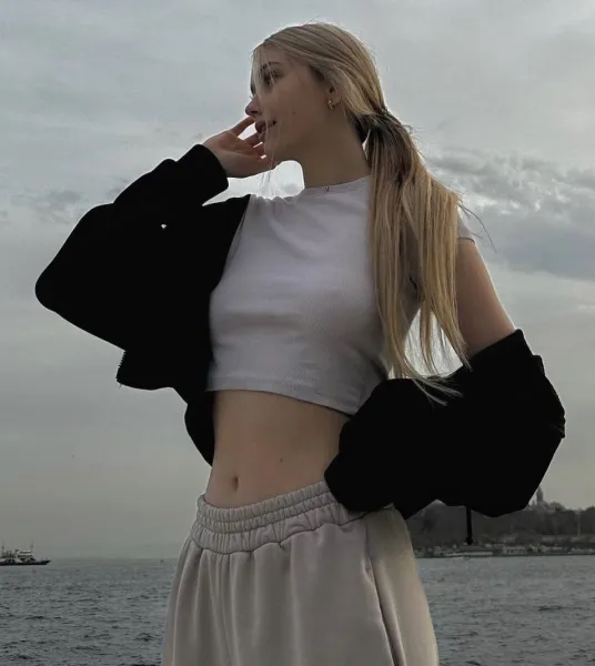 blonde-body-belly-button-3