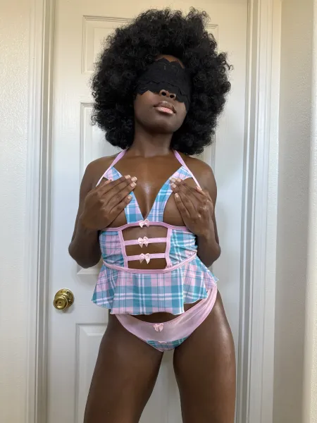 ebonybutts image