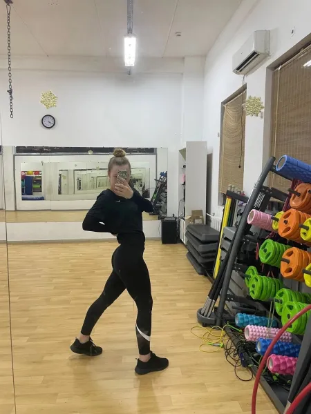 female-gym-long-hair
