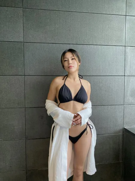 asian-petite-small-tits