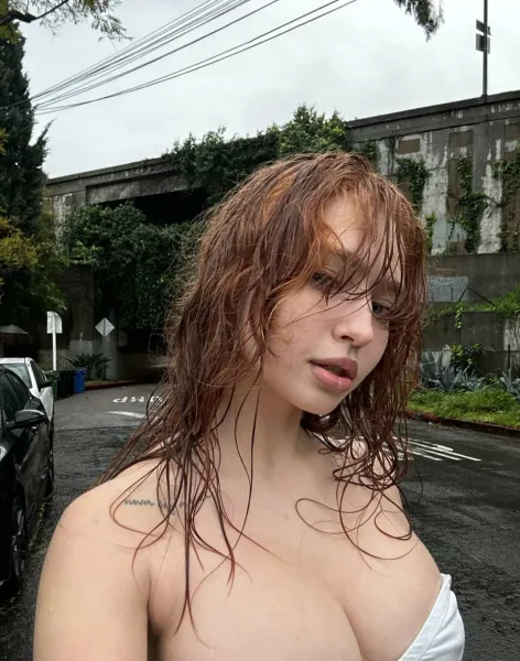 busty-female-long-hair
