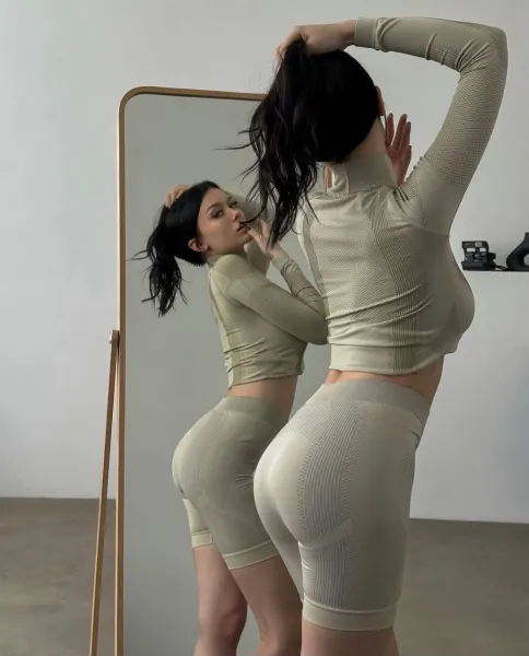 athletic-brunette-long-hair