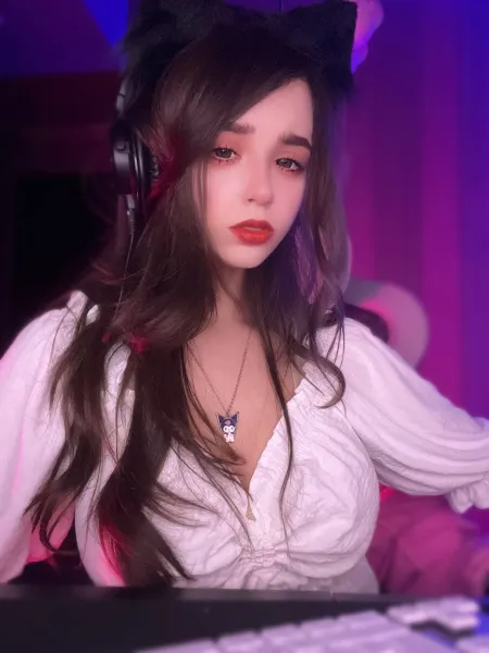 big-tits-braless-beautiful-5