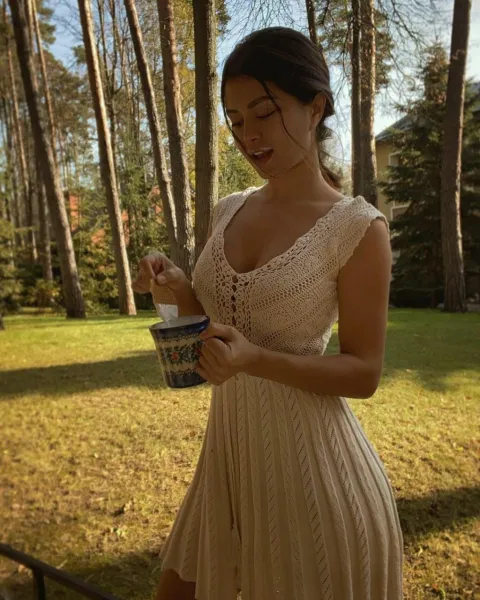 brunette-dress-female-15