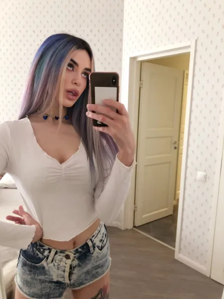blue-hair-choker-jean-shorts