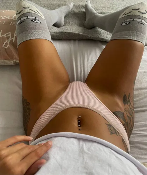 thigh-socks