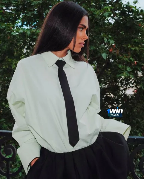 brunette-beautiful-black-7