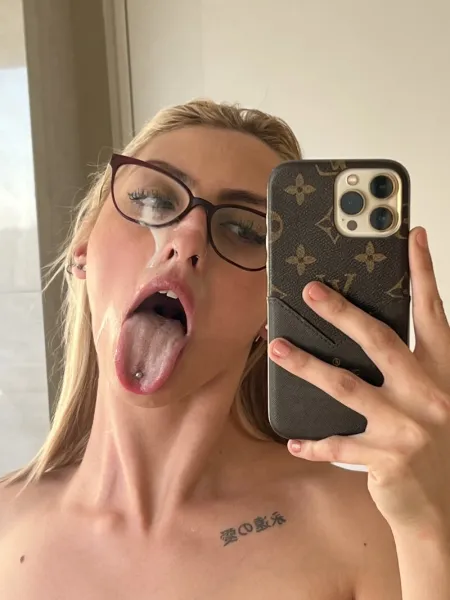 amateur-blonde-non-nude