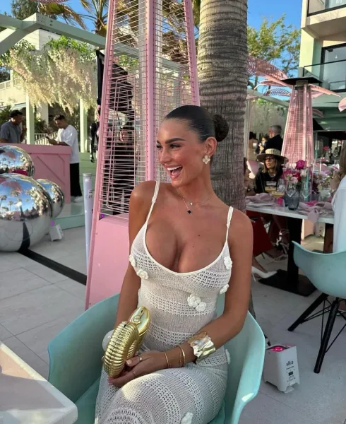 busty-beautiful-european
