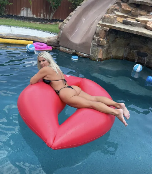 ass-american-blonde