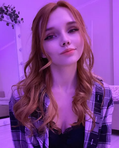 babe-braless-cute-5