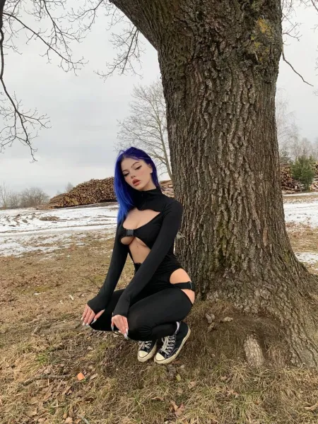 bodysuit-black-blue-hair-5