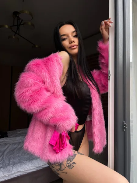 amateur-model-solo-2